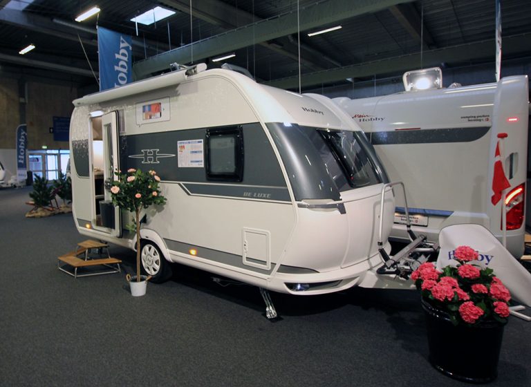 2017 Hobby De Luxe 400 SFe Kampagne Rejsevogn med uafhængighedsudstyr Campingferie dk