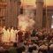 Santiago de Compostela – klip fra pilgrimsmesse med røgelseskar der svinger gennem kirken (2008)