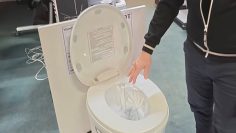 1. toilet uden vand 2